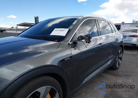 2019 Audi E-Tron Premium Plus из США, поврежденный, VIN WA1VAAGE3KB008377